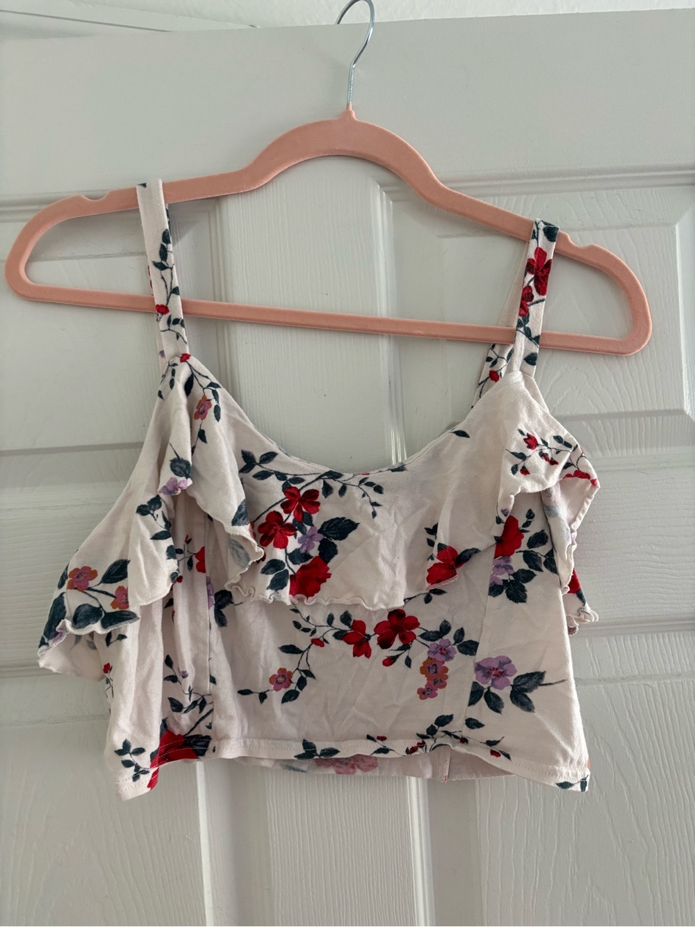 American Eagle Outfitters White Floral Ruffle Crop Top with Red & Pink Flowers